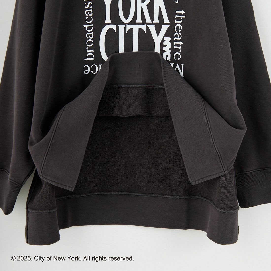 NYC × GOOD ROCK SPEED [エヌワイシー × グッドロックスピード] NYC クルーネックスウェット [25NYC210W] CHARCOAL