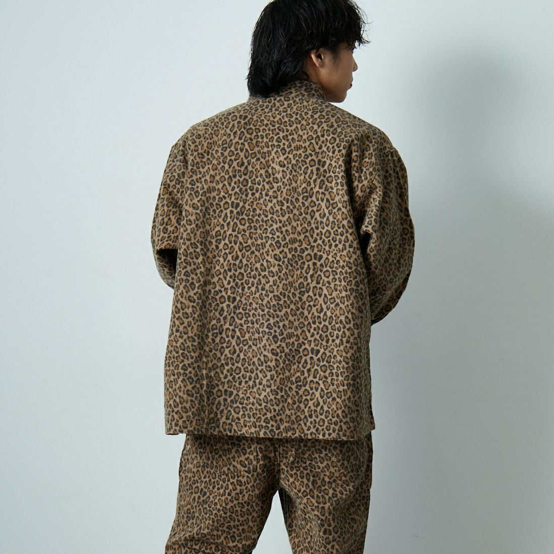 Needles [ニードルズ] レオパード柄アーミーシャツ [RW220] LEOPAARD &&モデル身長：179cm 着用サイズ：M&&