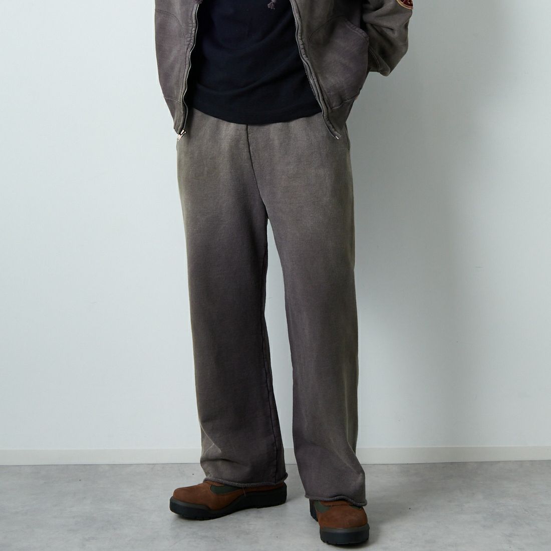 BOW WOW [バウワウ] ダーティースウェットパンツ [BW252-DSP] AGED BROWN &&モデル身長：179cm 着用サイズ：L&&