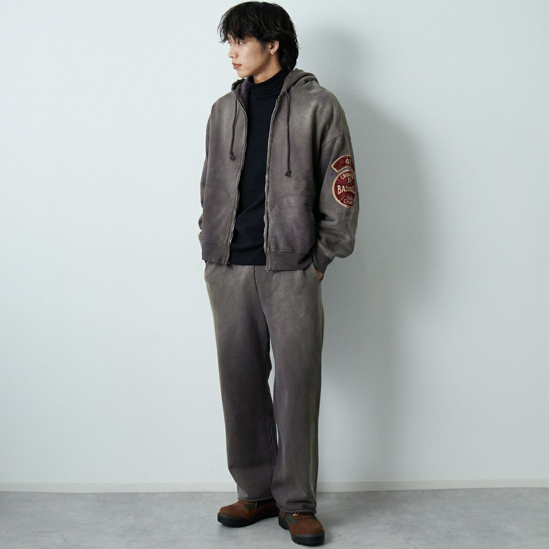 BOW WOW [バウワウ] ダーティースウェットパンツ [BW252-DSP] AGED BROWN &&モデル身長：179cm 着用サイズ：L&&