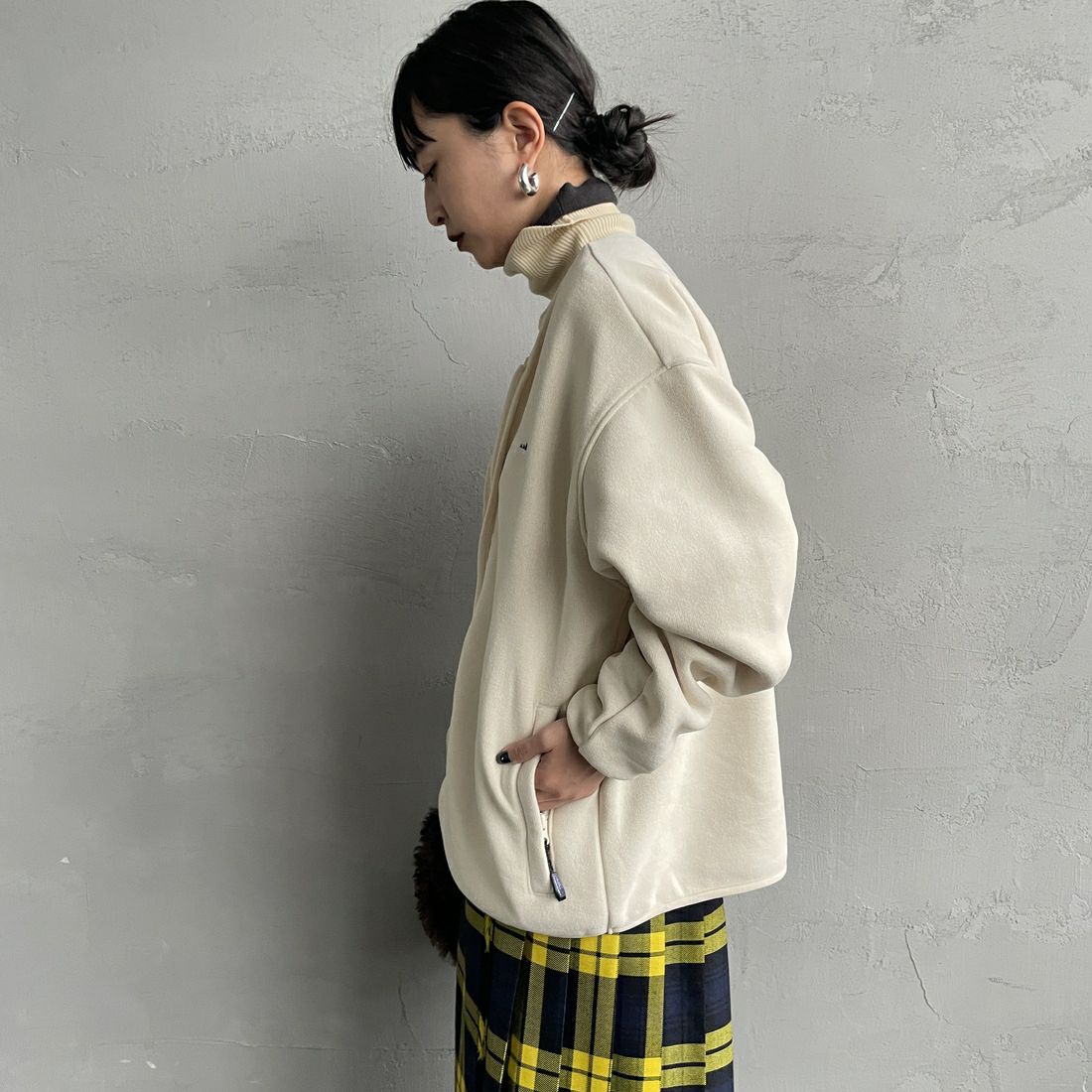 THOUSAND MILE [サウザンド マイル] ニットフリースジップカーディガン [TM252KF00160] 03 OFF WHT &&モデル身長：150cm 着用サイズ：XS&&