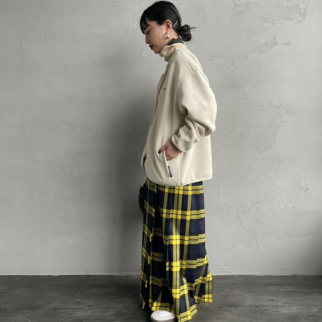 THOUSAND MILE [サウザンド マイル] ニットフリースジップカーディガン [TM252KF00160] 03 OFF WHT &&モデル身長：150cm 着用サイズ：XS&&