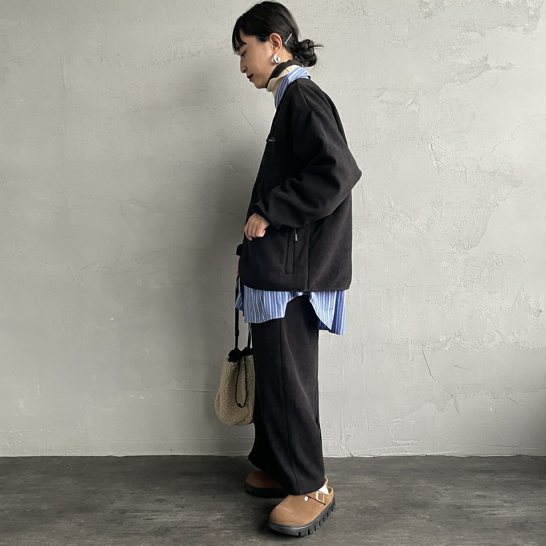 THOUSAND MILE [サウザンド マイル] ニットフリースジップカーディガン [TM252KF00160] 09 BLACK &&モデル身長：150cm 着用サイズ：XS&&