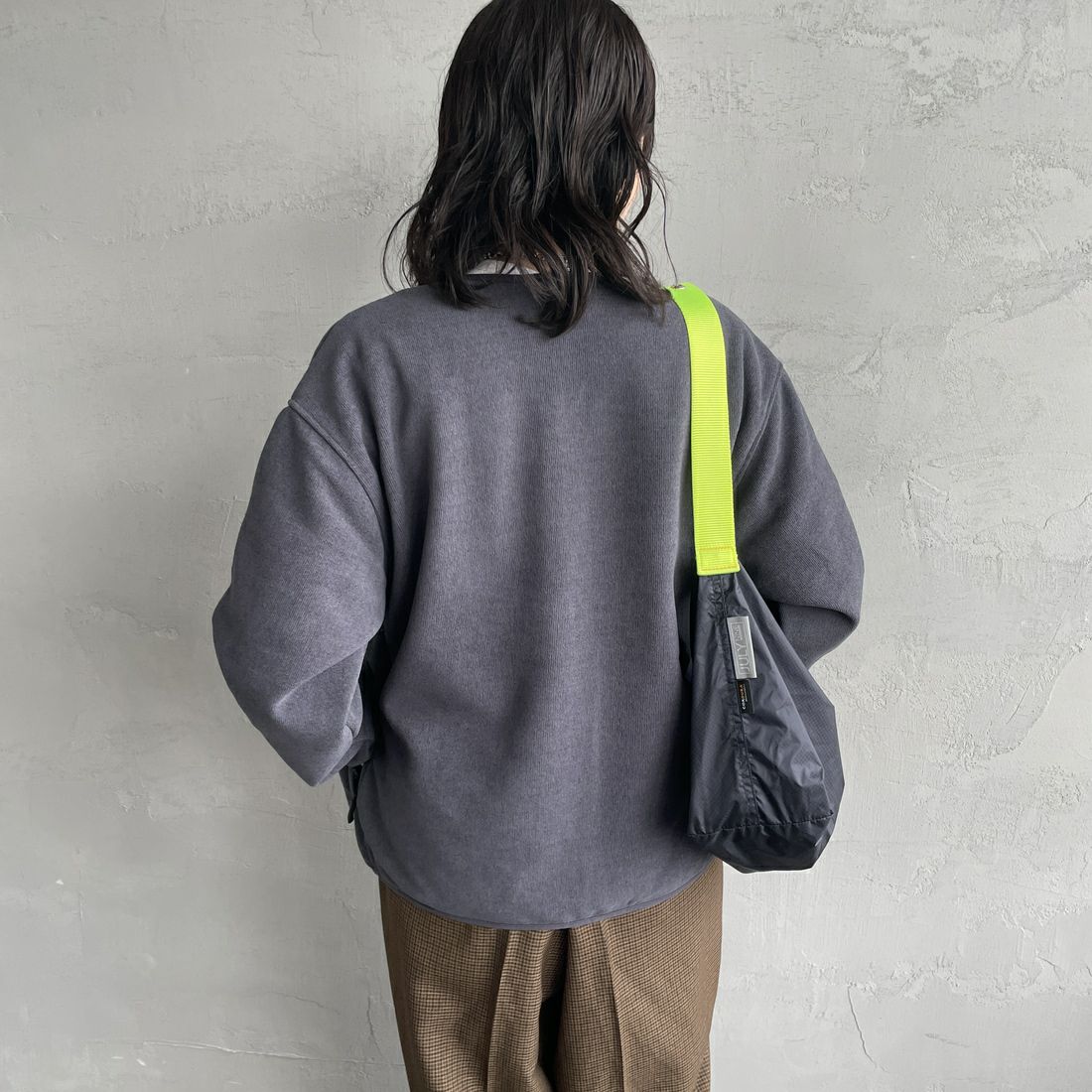 THOUSAND MILE [サウザンド マイル] ニットフリースジップカーディガン [TM252KF00160] 19 CHARCOA &&モデル身長：160cm 着用サイズ：XS&&