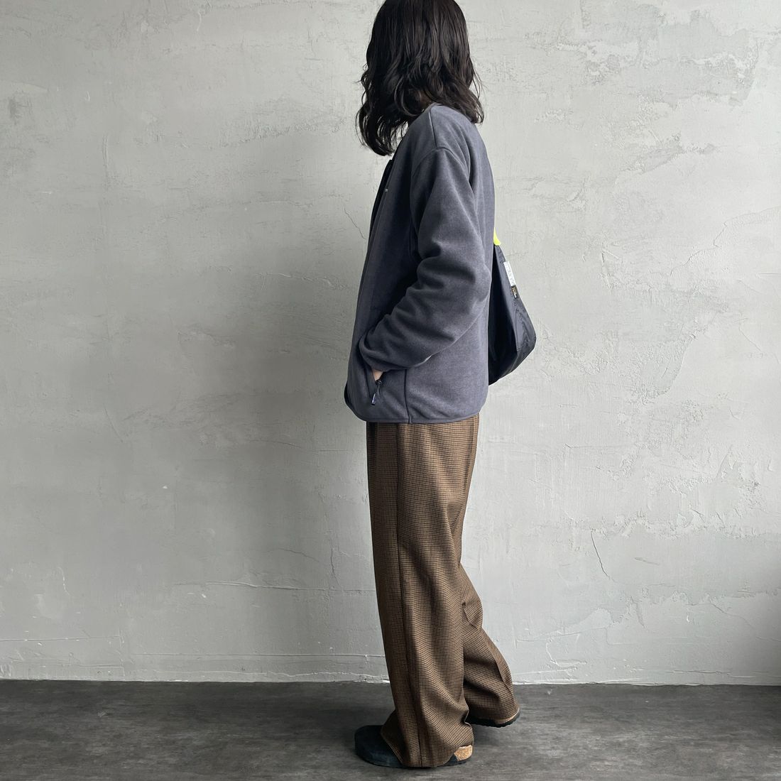 THOUSAND MILE [サウザンド マイル] ニットフリースジップカーディガン [TM252KF00160] 19 CHARCOA &&モデル身長：160cm 着用サイズ：XS&&