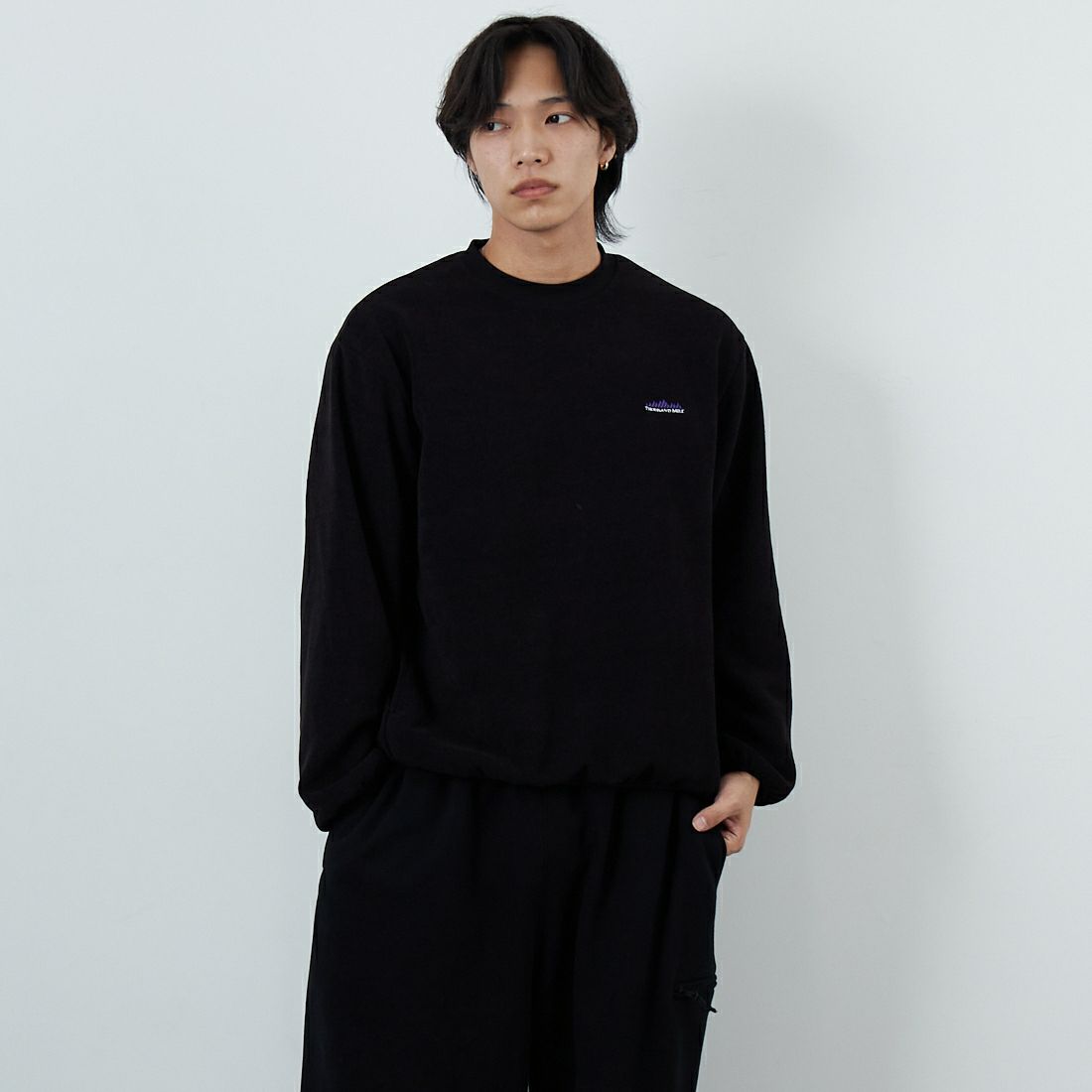 THOUSAND MILE [サウザンド マイル] ニットフリースクルーネックプルオーバー [TM252KF00140] 09 BLACK &&モデル身長：179cm 着用サイズ：M&&