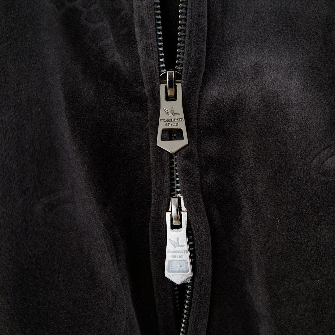 1PIU1UGUALE3 RELAX [ウノ ピゥ ウノ ウグァーレ トレ] ペイズリーベロアジップパーカー [USO-25098] SN90 BLACK