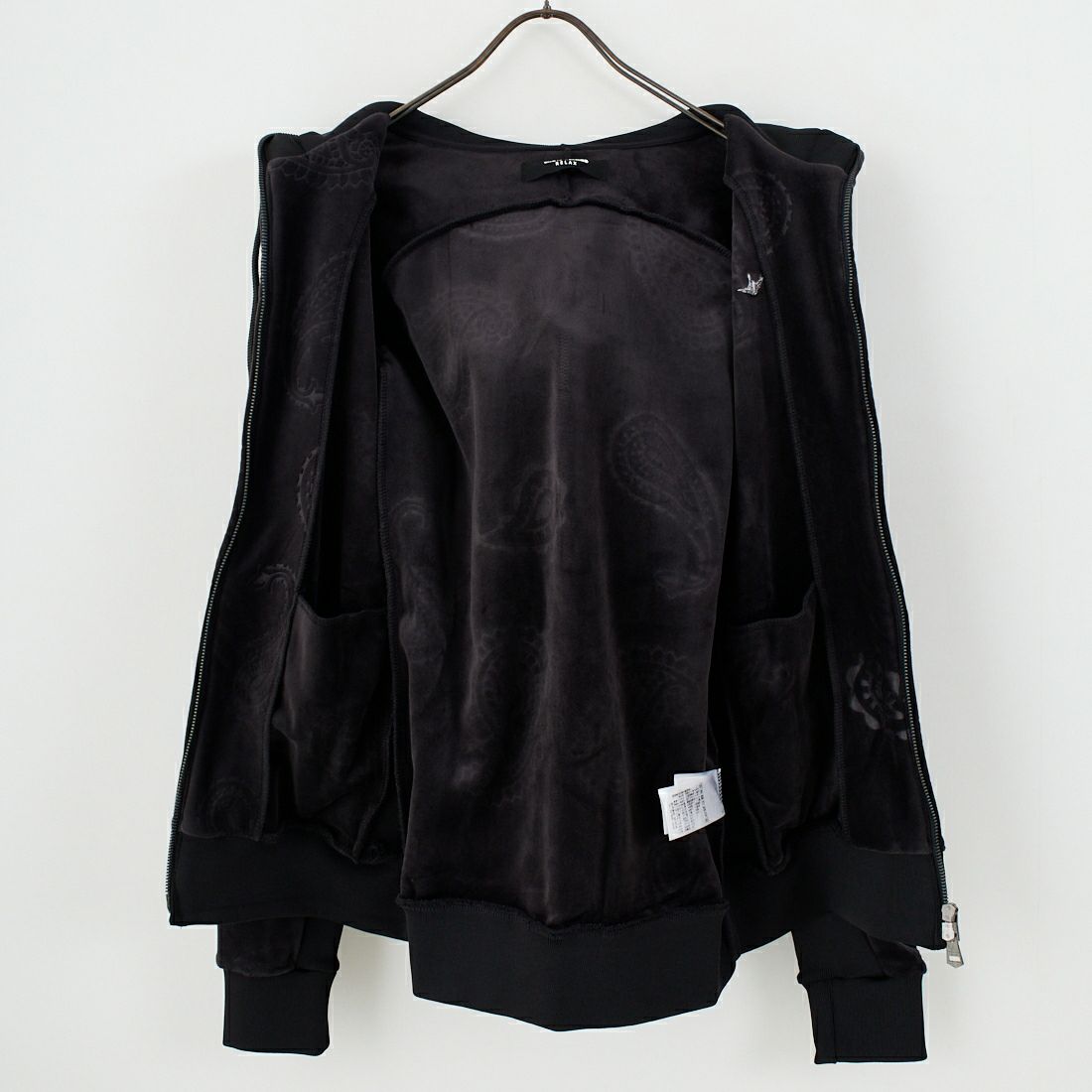 1PIU1UGUALE3 RELAX [ウノ ピゥ ウノ ウグァーレ トレ] ペイズリーベロアジップパーカー [USO-25098] SN90 BLACK