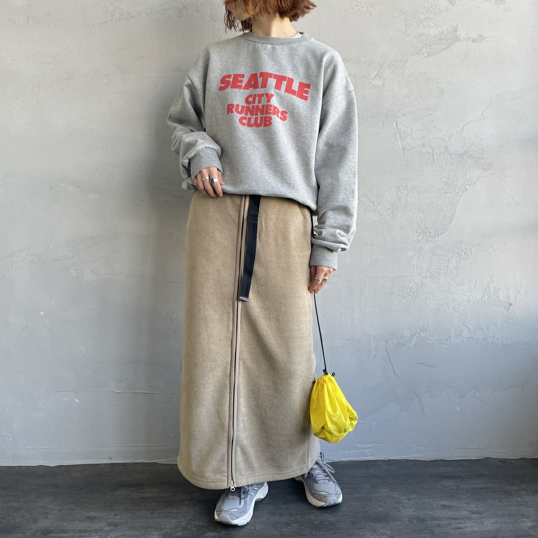 THOUSAND MILE [サウザンド マイル] ニットフリース フロントジップスカート [TM252KF00202] 23 SAND BE &&モデル身長：158cm 着用サイズ：F&&