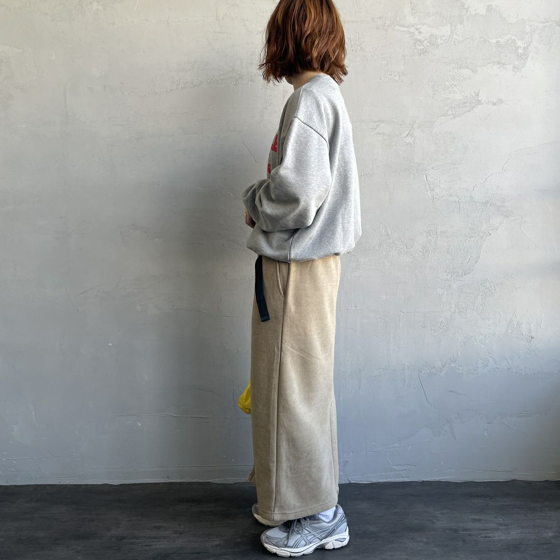 THOUSAND MILE [サウザンド マイル] ニットフリース フロントジップスカート [TM252KF00202] 23 SAND BE &&モデル身長：158cm 着用サイズ：F&&