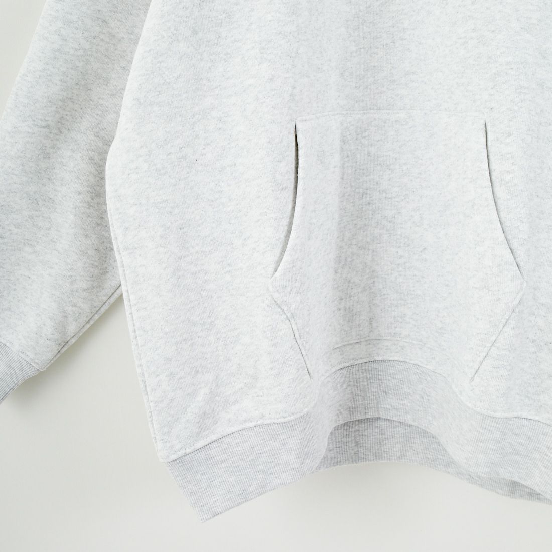 UCLA [ユーシーエルエー] サガラ刺繍ロゴ スウェットパーカー [254AN2PK084] WHT