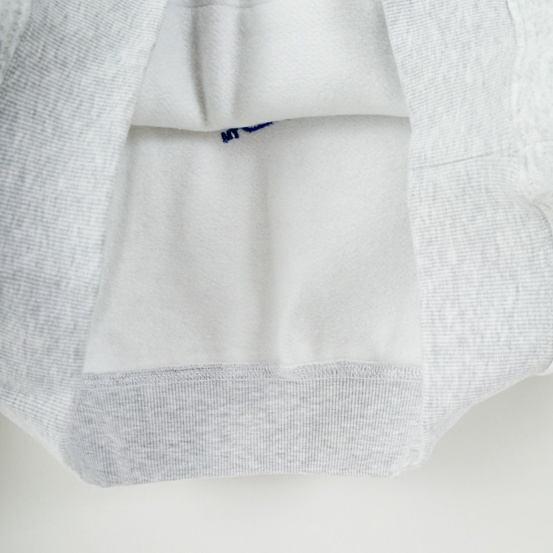 UCLA [ユーシーエルエー] サガラ刺繍ロゴ スウェットパーカー [254AN2PK084] WHT