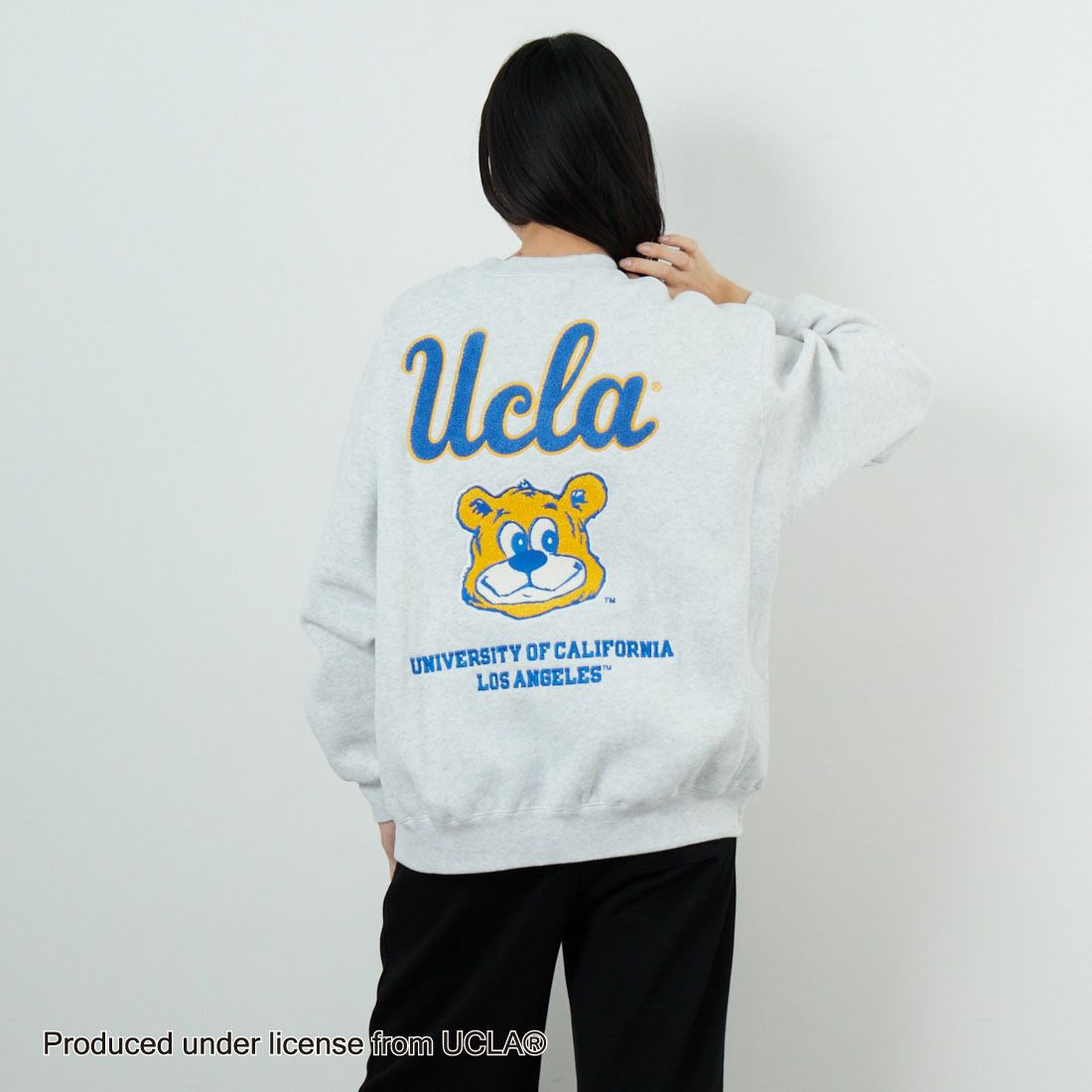 UCLA [ユーシーエルエー] サガラ刺繍ロゴ クルーネックスウェット [254AN2TR180] WHT &&モデル身長：162cm 着用サイズ：F&&
