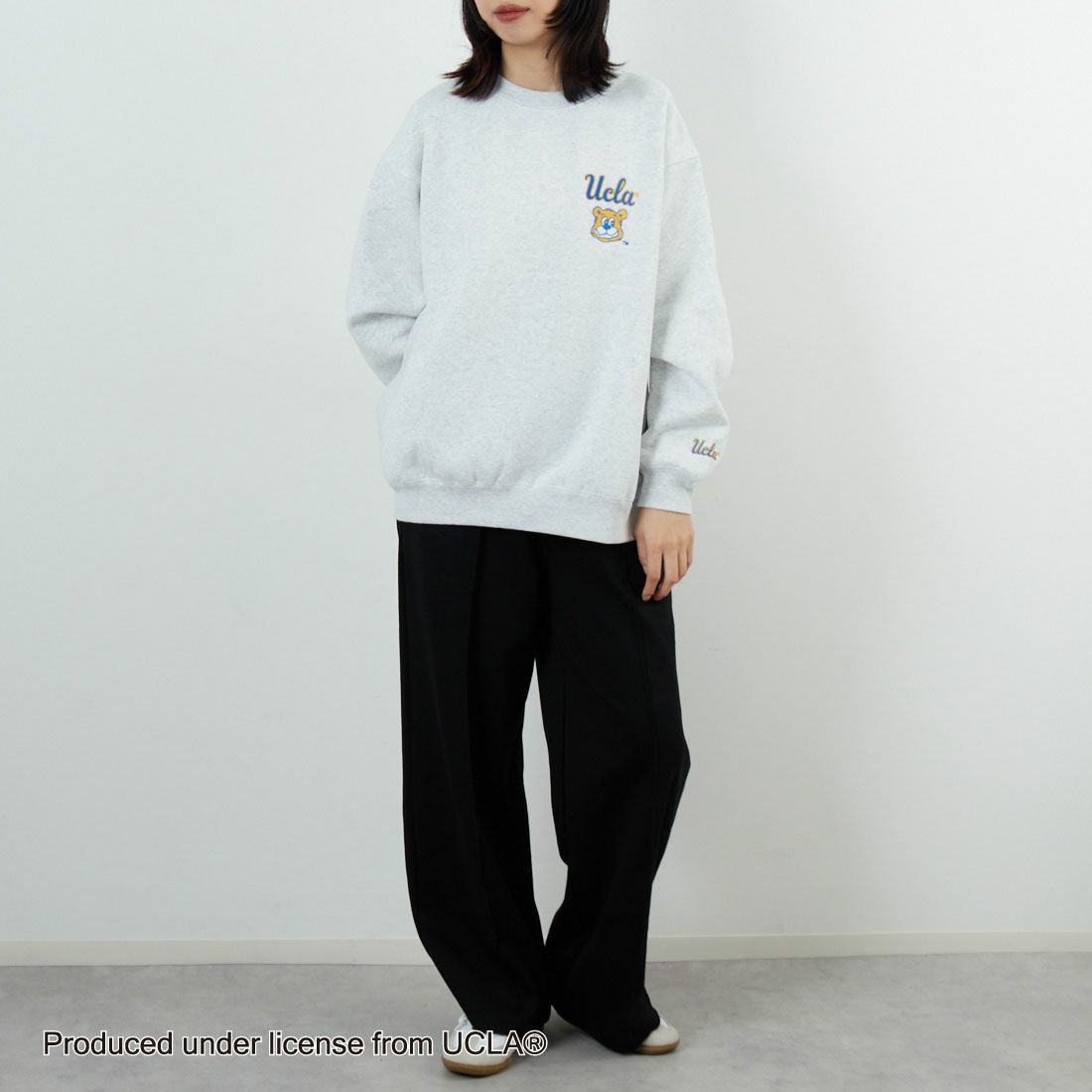UCLA [ユーシーエルエー] サガラ刺繍ロゴ クルーネックスウェット [254AN2TR180] WHT &&モデル身長：162cm 着用サイズ：F&&