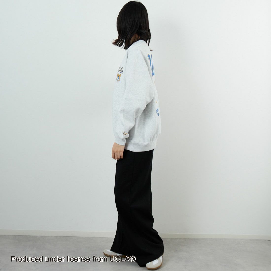 UCLA [ユーシーエルエー] サガラ刺繍ロゴ クルーネックスウェット [254AN2TR180] WHT &&モデル身長：162cm 着用サイズ：F&&