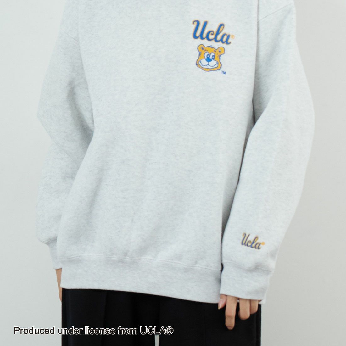 UCLA [ユーシーエルエー] サガラ刺繍ロゴ クルーネックスウェット [254AN2TR180] WHT &&モデル身長：162cm 着用サイズ：F&&