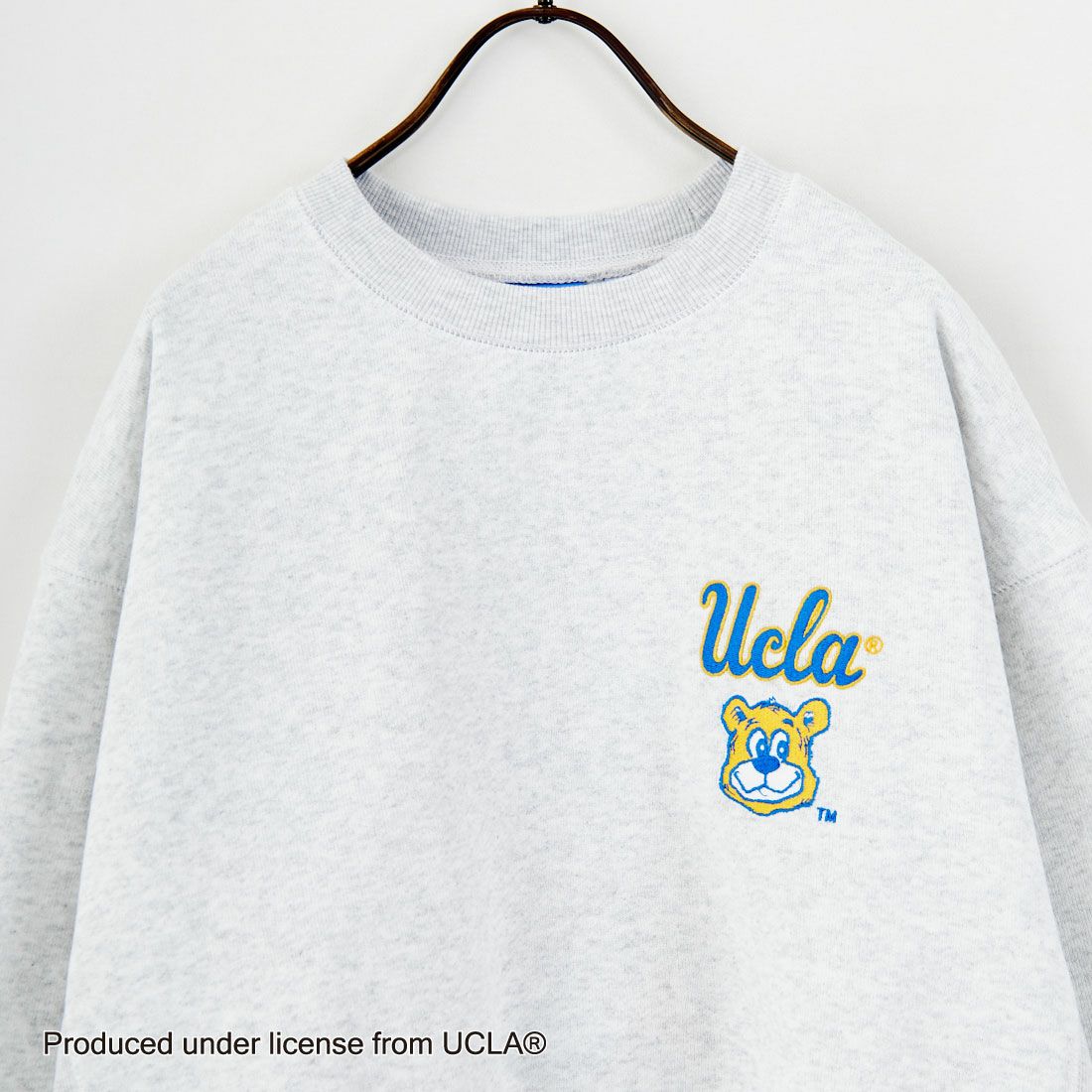 UCLA [ユーシーエルエー] サガラ刺繍ロゴ クルーネックスウェット [254AN2TR180] WHT