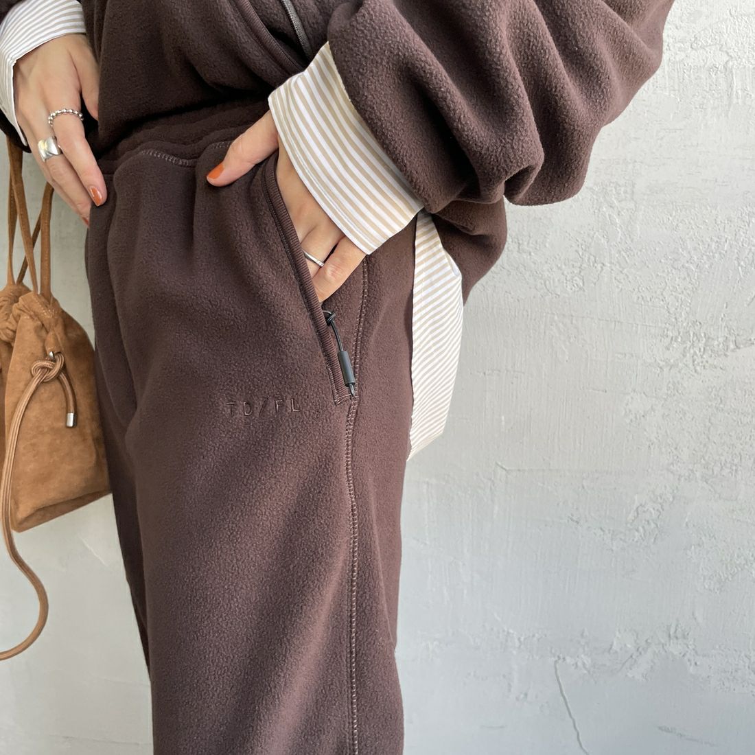 TODAYFUL [トゥデイフル] イージーフリースパンツ [12520720] D/BRN &&モデル身長：160cm 着用サイズ：36&&