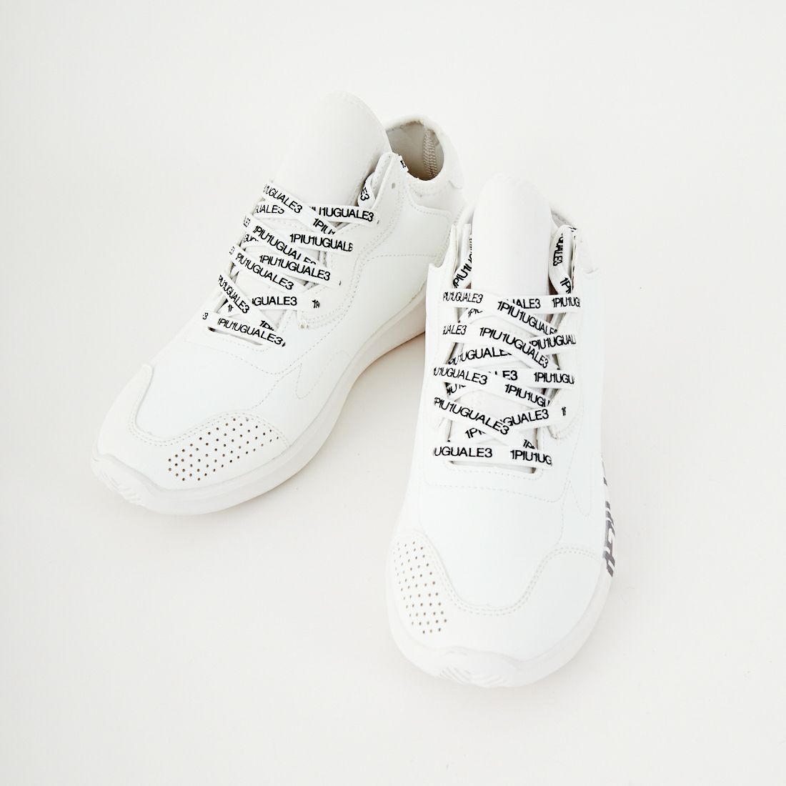 1PIU1UGUALE3 RELAX [ウノ ピゥ ウノ ウグァーレ トレ] グラデーションロゴスニーカー [USX-25023] SN10 WHITE