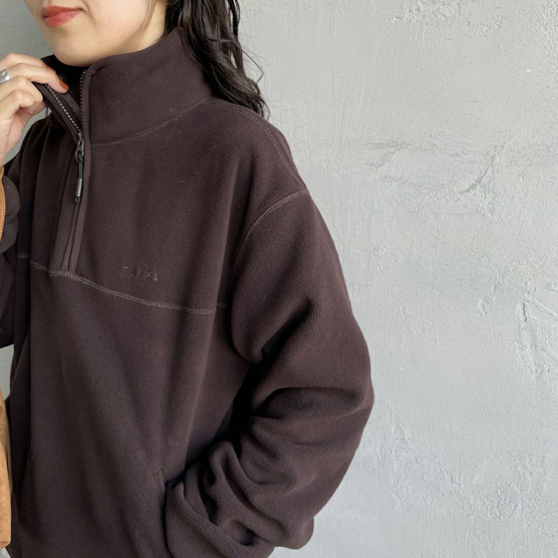 TODAYFUL [トゥデイフル] ハーフジップフリースプルオーバー [12520617] D/BRN &&モデル身長：160cm 着用サイズ：F&&