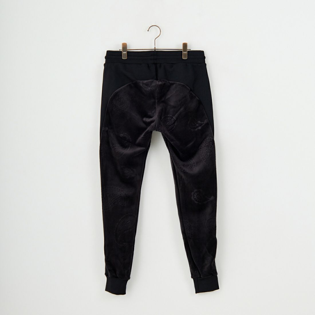1PIU1UGUALE3 RELAX [ウノ ピゥ ウノ ウグァーレ トレ] ペイズリーベロアジョガーパンツ [USB-25098] SN90 BLACK