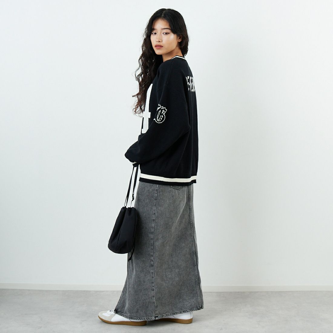 X-girl [エックスガール] ナンバリングジャガードニット [105254015005] BLACK &&モデル身長：162cm 着用サイズ：ONE SIZE&&