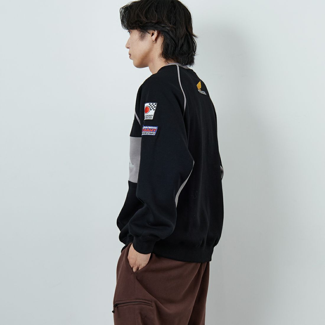 HONDA × JEANSFACTORY [ホンダ × ジーンズファクトリー] レーシングスウェット [JFC-254-088] BLACK &&モデル身長：179cm 着用サイズ：L&&