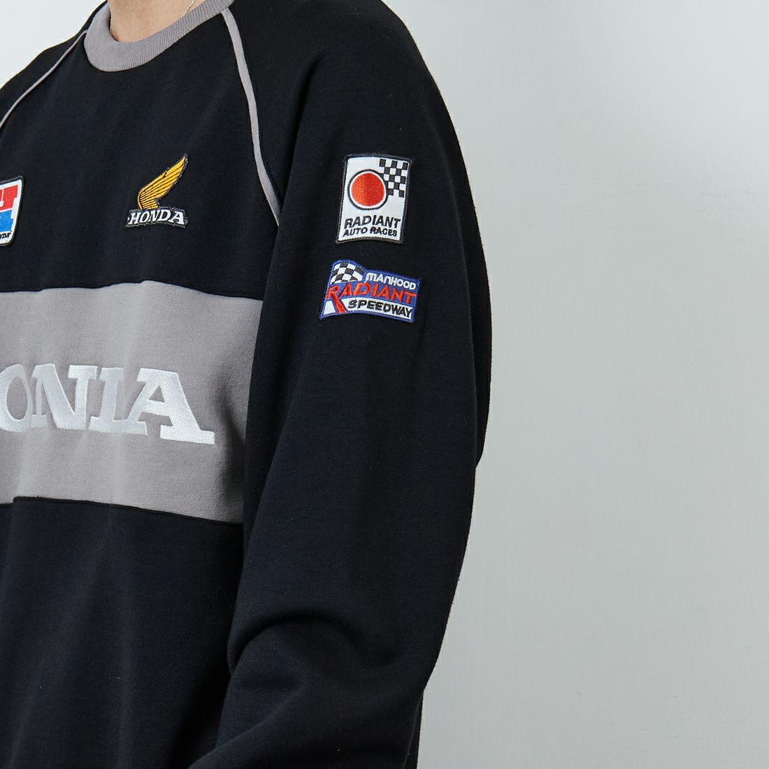 HONDA × JEANSFACTORY [ホンダ × ジーンズファクトリー] レーシングスウェット [JFC-254-088] BLACK &&モデル身長：179cm 着用サイズ：L&&