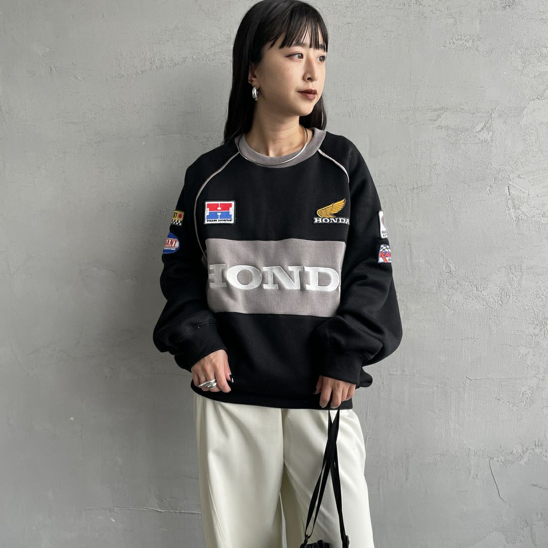 HONDA × JEANSFACTORY [ホンダ × ジーンズファクトリー] レーシングスウェット [JFC-254-088] BLACK &&モデル身長：150cm 着用サイズ：S&&