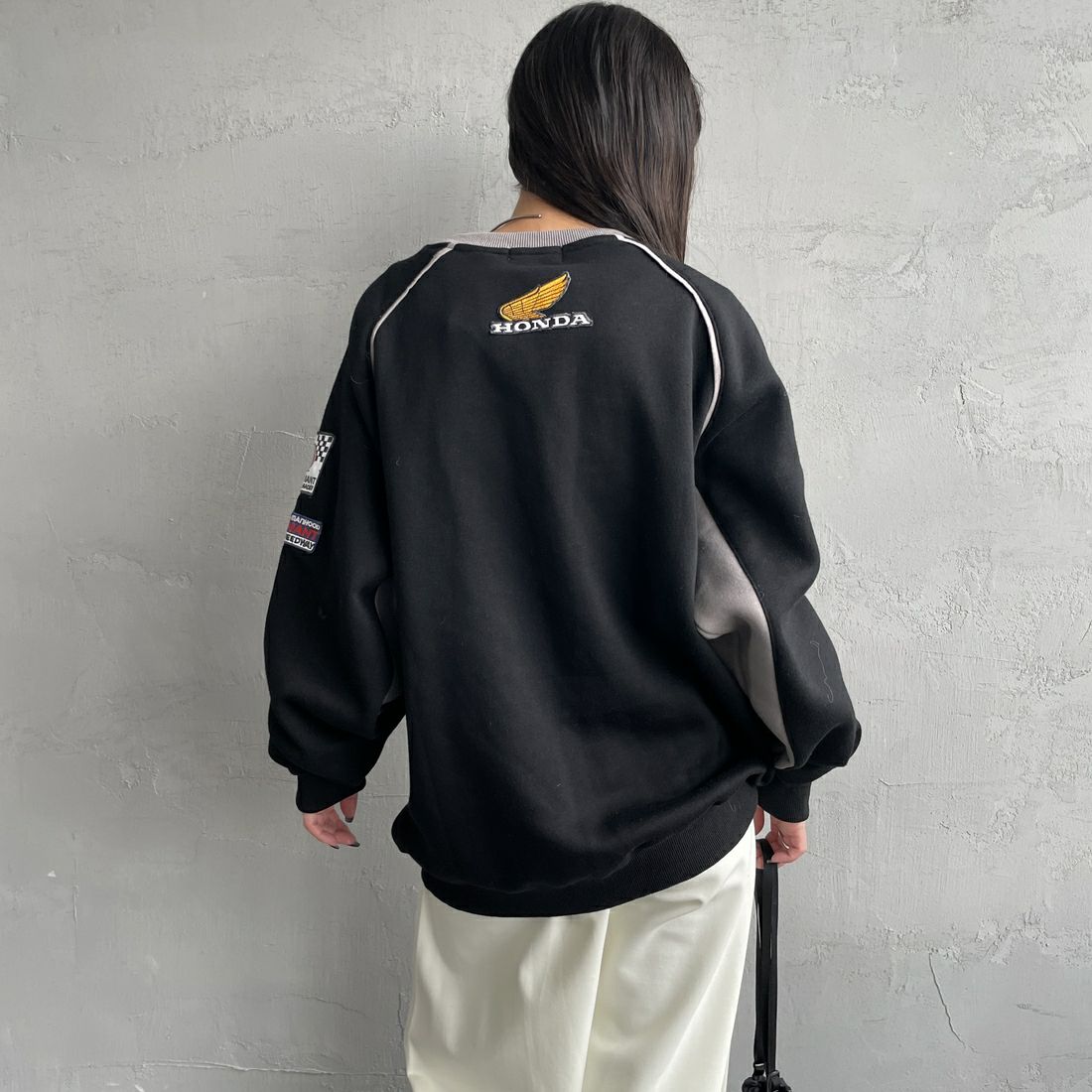 HONDA × JEANSFACTORY [ホンダ × ジーンズファクトリー] レーシングスウェット [JFC-254-088] BLACK &&モデル身長：150cm 着用サイズ：S&&