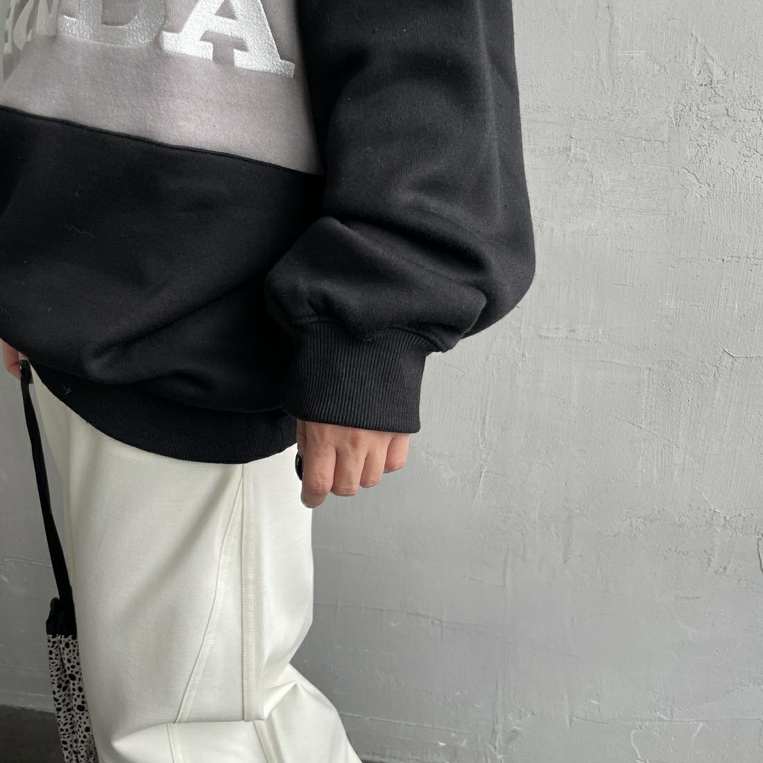 HONDA × JEANSFACTORY [ホンダ × ジーンズファクトリー] レーシングスウェット [JFC-254-088] BLACK &&モデル身長：150cm 着用サイズ：S&&