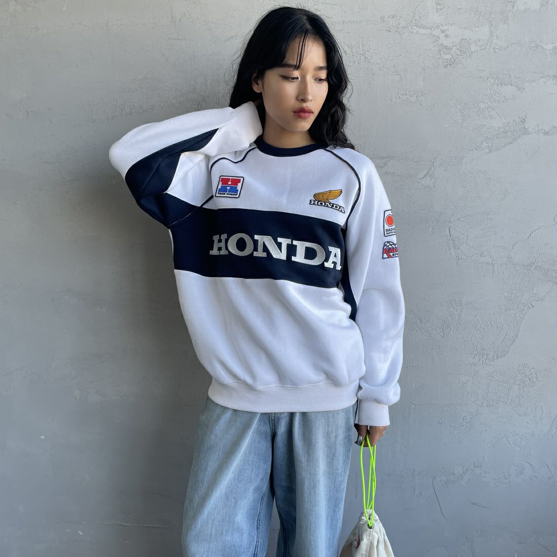 HONDA × JEANSFACTORY [ホンダ × ジーンズファクトリー] レーシングスウェット [JFC-254-088] WHITE &&モデル身長：162cm 着用サイズ：S&&
