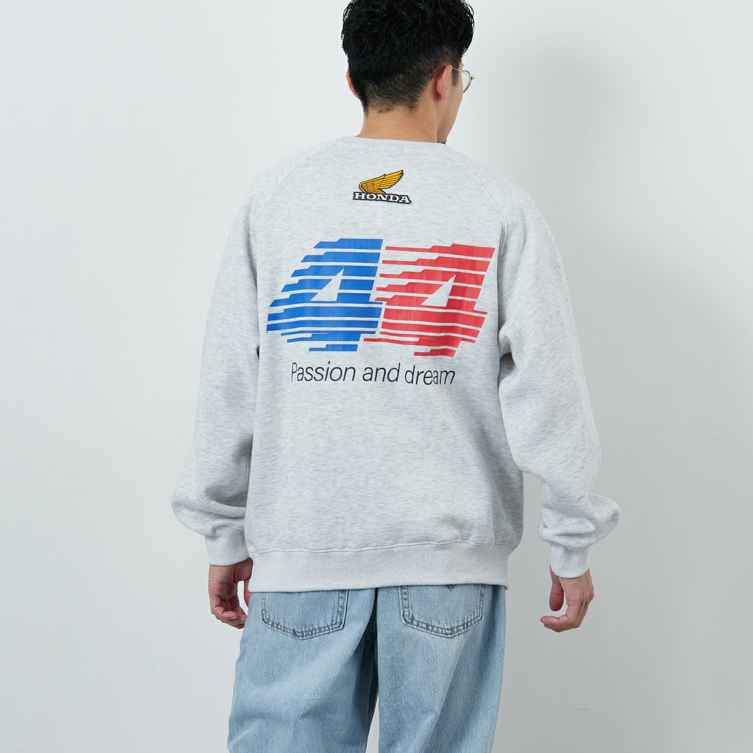 HONDA × JEANSFACTORY [ホンダ × ジーンズファクトリー] レーシングスウェット [JFC-254-089] GREY &&モデル身長：168cm 着用サイズ：M&&