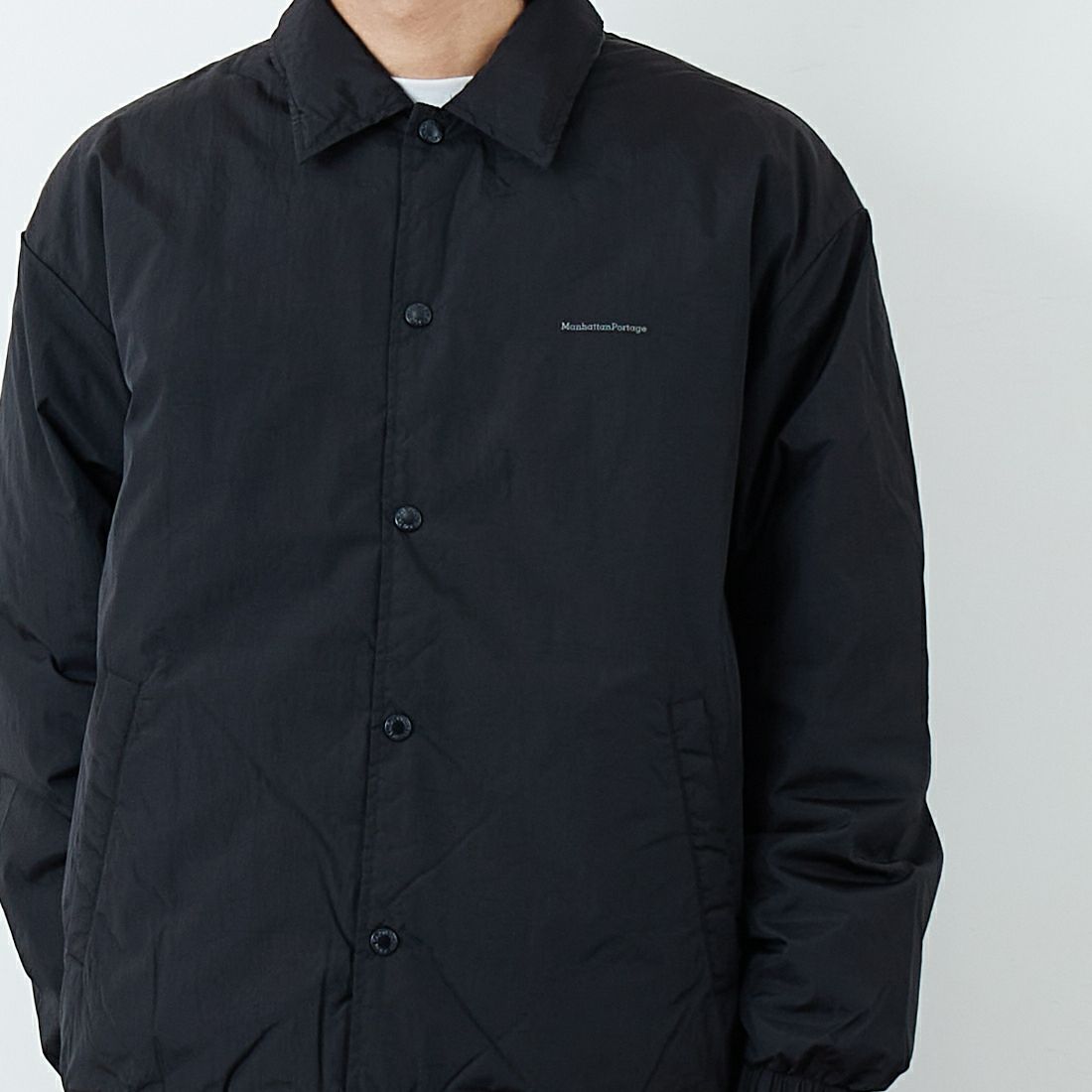 MANHATTAN PORTAGE [マンハッタンポーテージ] リバーシブル コーチダウンジャケット [25FW-MP-TAION08] 09 BLACK &&モデル身長：179cm 着用サイズ：M&&
