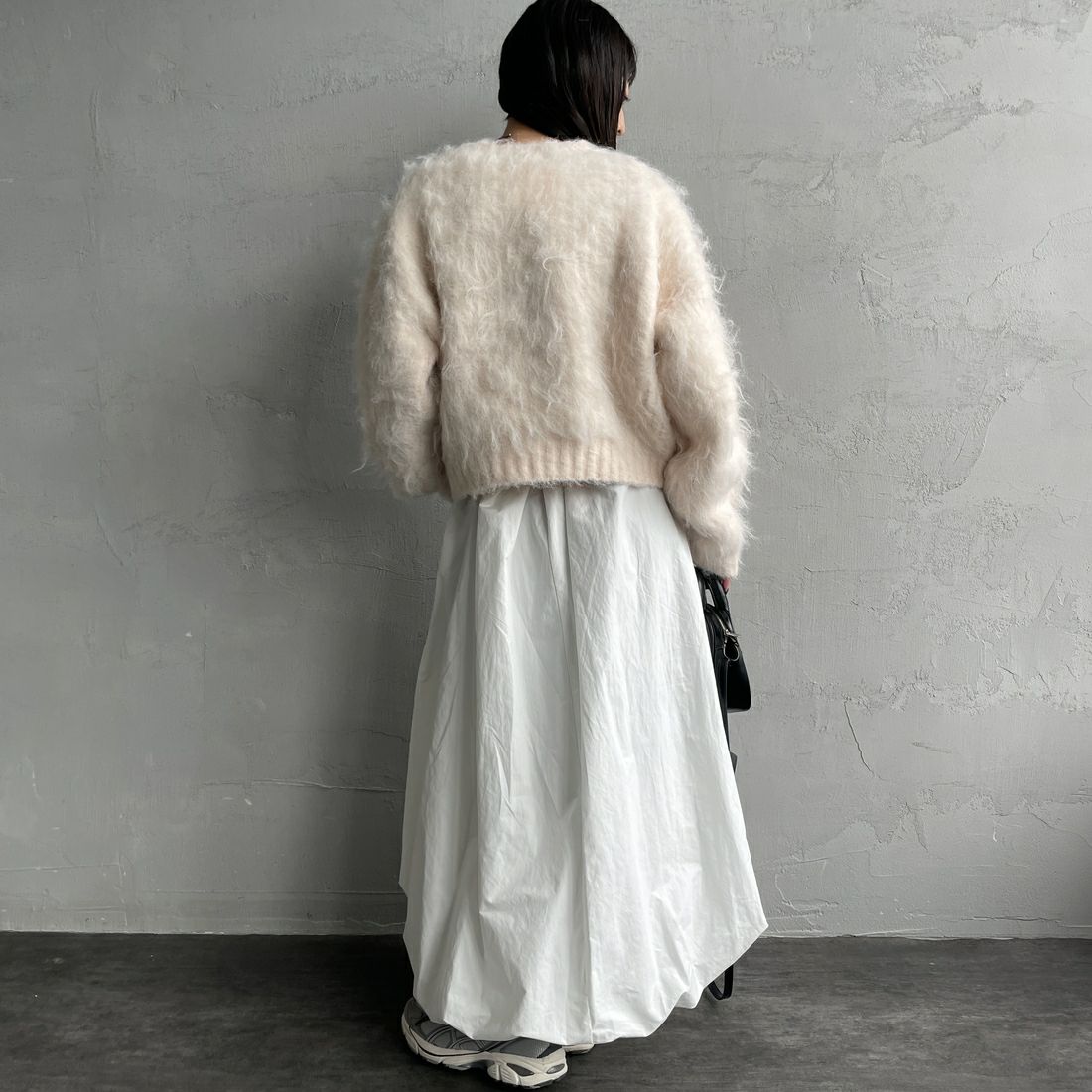 Noir Fabrik [ヌワールファブリック] シャギーニットプルオーバー [12600-WG] PINK &&モデル身長：150cm 着用サイズ：F&&