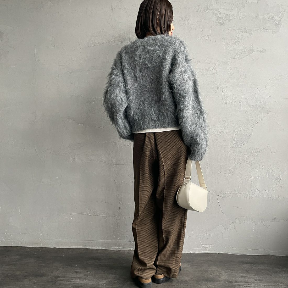 Noir Fabrik [ヌワールファブリック] シャギーニットプルオーバー [12600-WG] GRAY &&モデル身長：159cm 着用サイズ：F&&