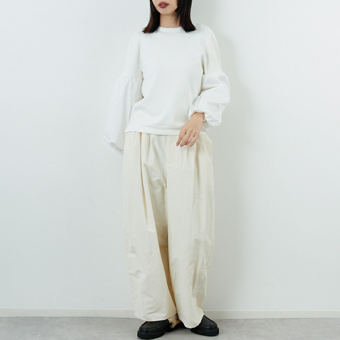 TORRAZZO DONNA [トラッゾドンナ] ボリュームスリーブニットトップス [6263-513] 05 WHITE &&モデル身長：162cm 着用サイズ：F&&