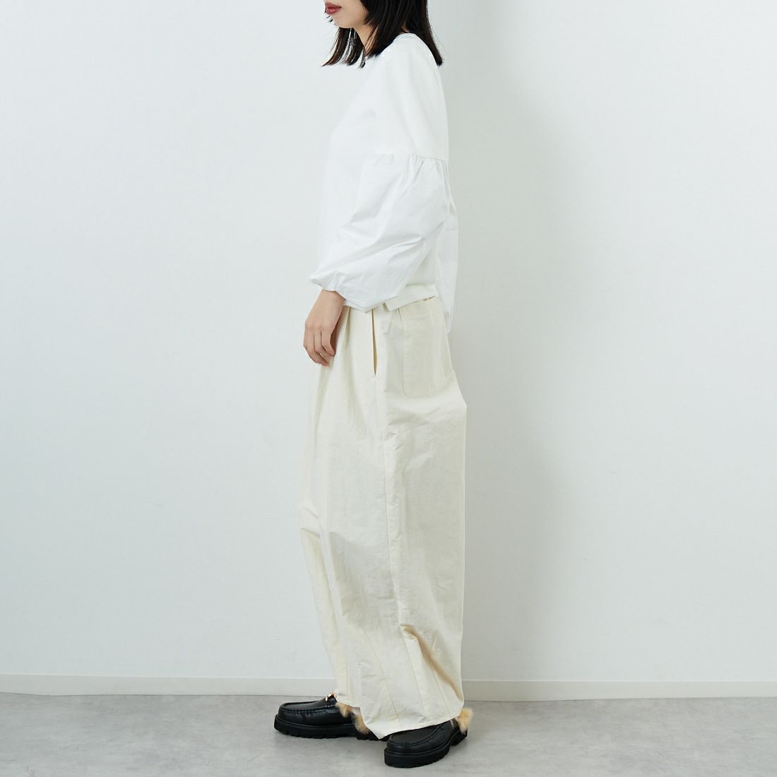 TORRAZZO DONNA [トラッゾドンナ] ボリュームスリーブニットトップス [6263-513] 05 WHITE &&モデル身長：162cm 着用サイズ：F&&