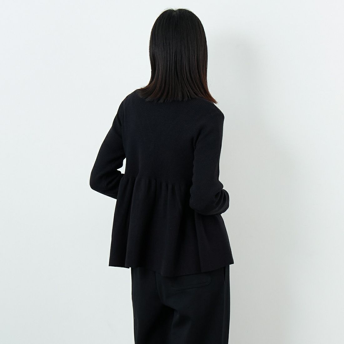 TORRAZZO DONNA [トラッゾドンナ] リブニットフレアカーディガン [6263-506] 19 BLACK &&モデル身長：162cm 着用サイズ：F&&