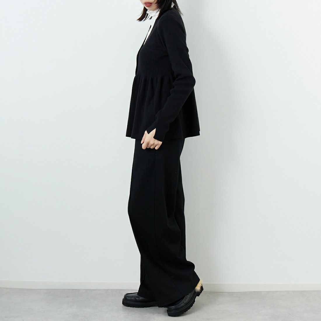 TORRAZZO DONNA [トラッゾドンナ] リブニットフレアカーディガン [6263-506] 19 BLACK &&モデル身長：162cm 着用サイズ：F&&