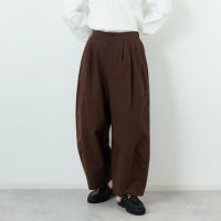 70 BROWN&&モデル身長：162cm 着用サイズ：36&&