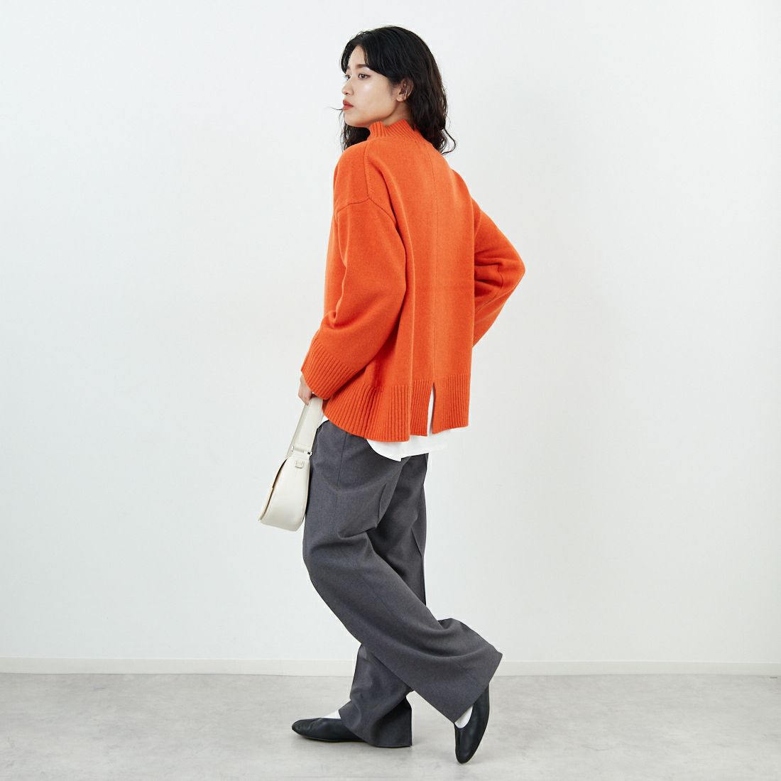 USINE [ユジーヌ] バックネックスリットニット [11256835] ORANGE &&モデル身長：162cm 着用サイズ：F&&