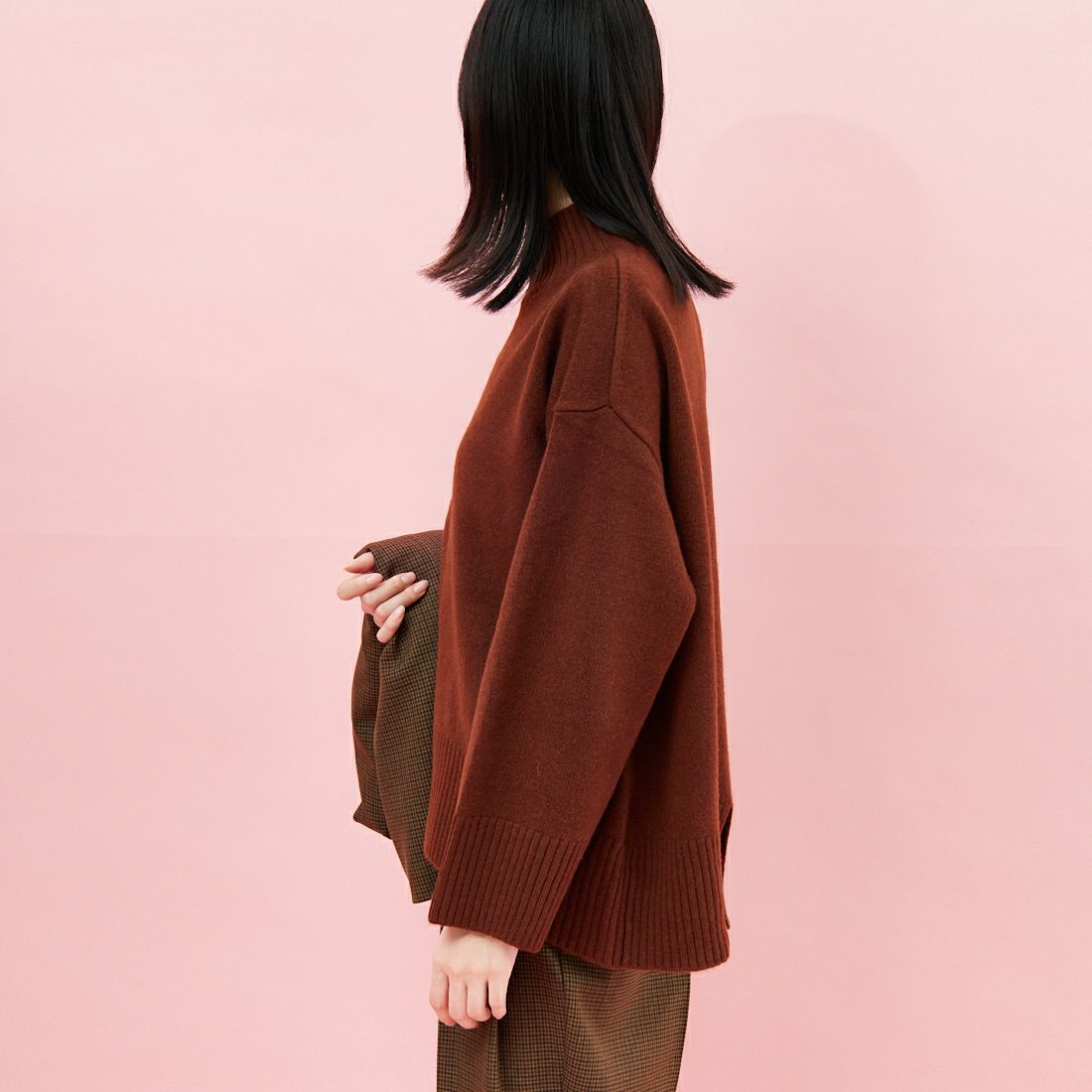 USINE [ユジーヌ] バックネックスリットニット [11256835] BROWN &&モデル身長：162cm 着用サイズ：F&&