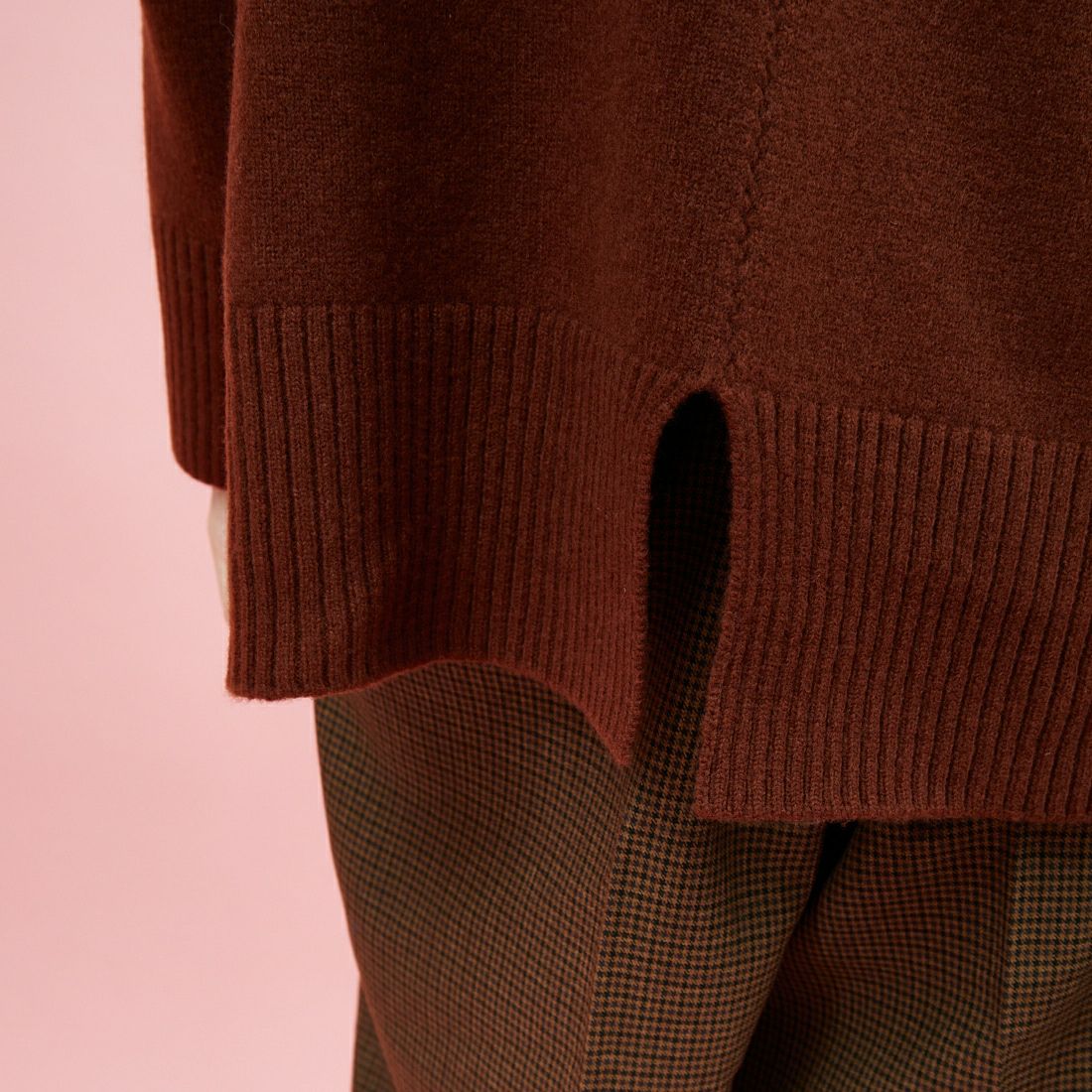 USINE [ユジーヌ] バックネックスリットニット [11256835] BROWN &&モデル身長：162cm 着用サイズ：F&&