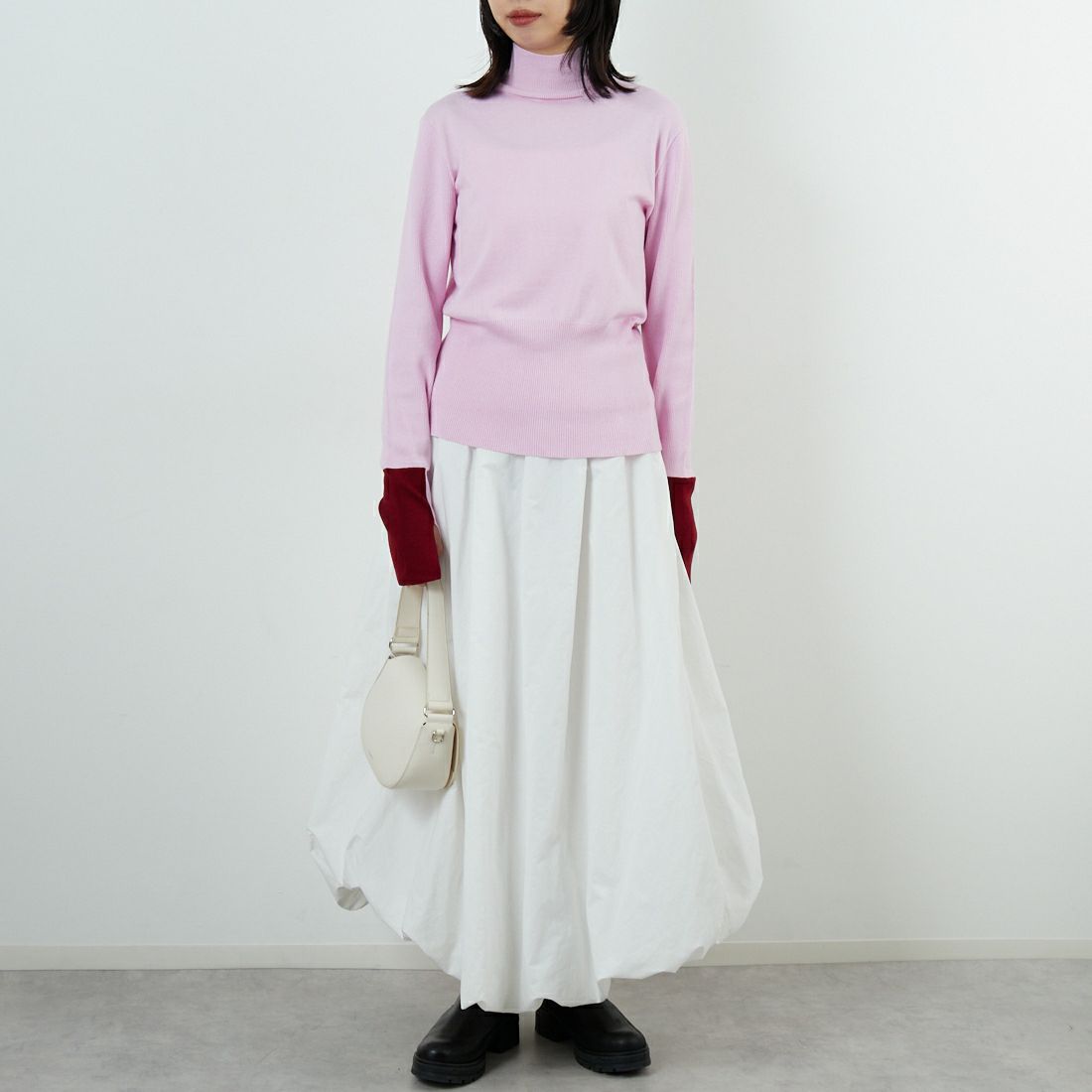 WHYTO. [ホワイト] カラーブロックニット [WHT25FKN4039] LTPINK &&モデル身長：162cm 着用サイズ：F&&