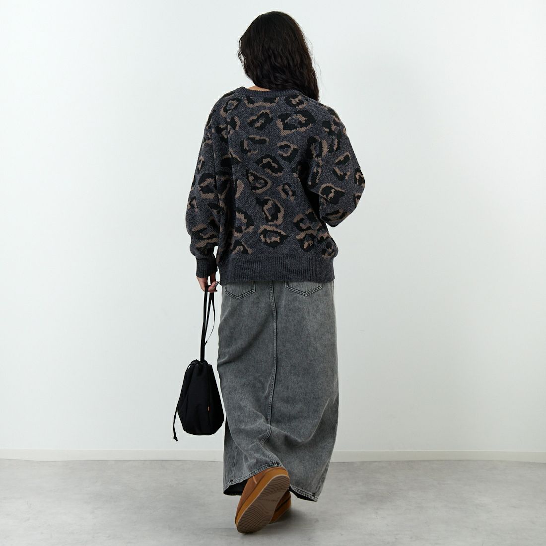 SLICK [スリック] モールヤーン レオパードジャカード プルオーバーニット [5151056] 700 BLACK &&モデル身長：162cm 着用サイズ：0&&