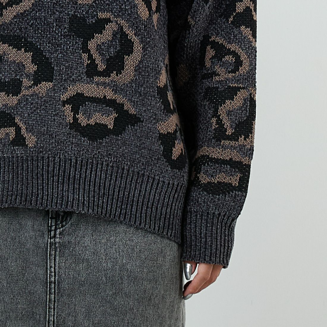 SLICK [スリック] モールヤーン レオパードジャカード プルオーバーニット [5151056] 700 BLACK &&モデル身長：162cm 着用サイズ：0&&