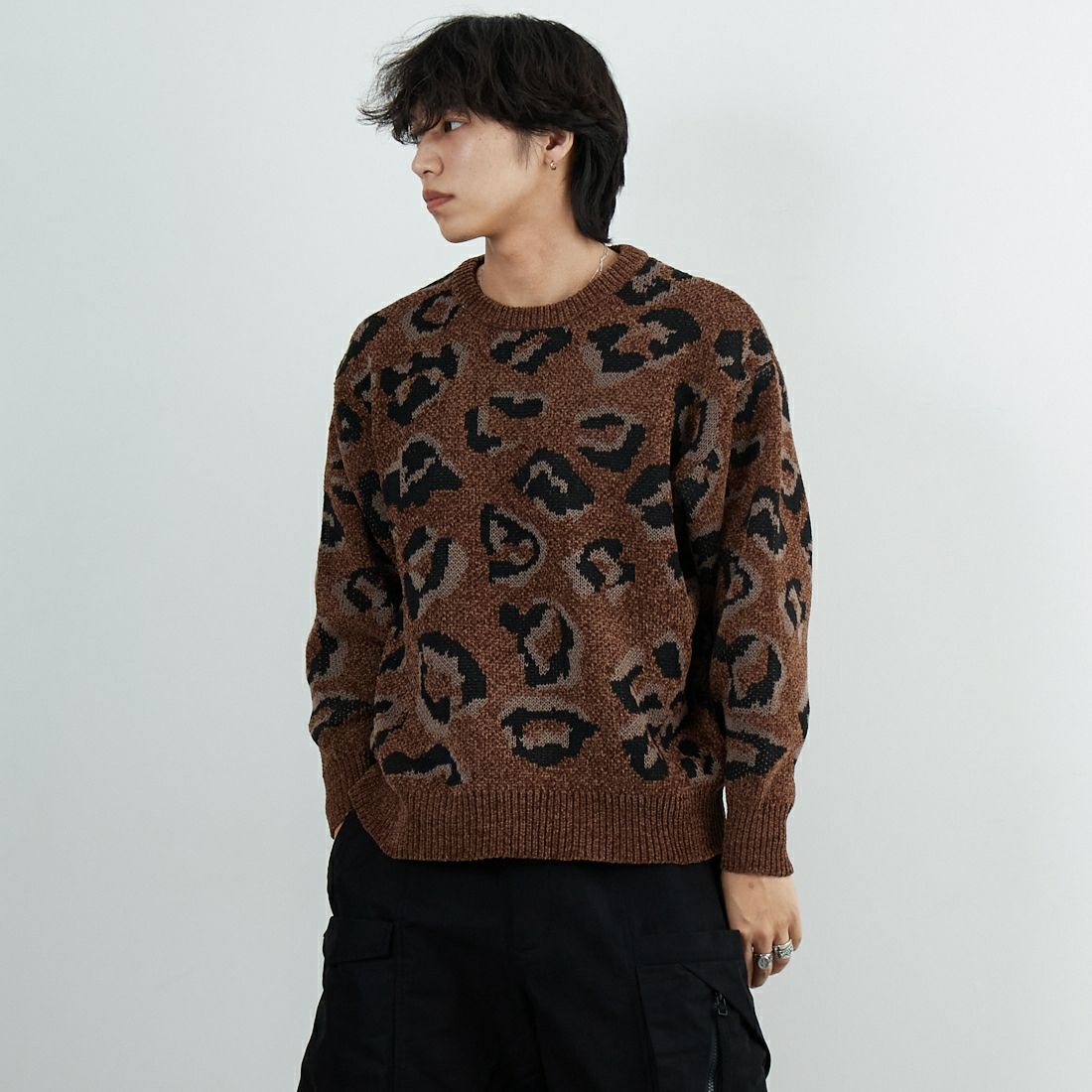 SLICK [スリック] モールヤーン レオパードジャカード プルオーバーニット [5151056] 500 BROWN &&モデル身長：179cm 着用サイズ：1&&