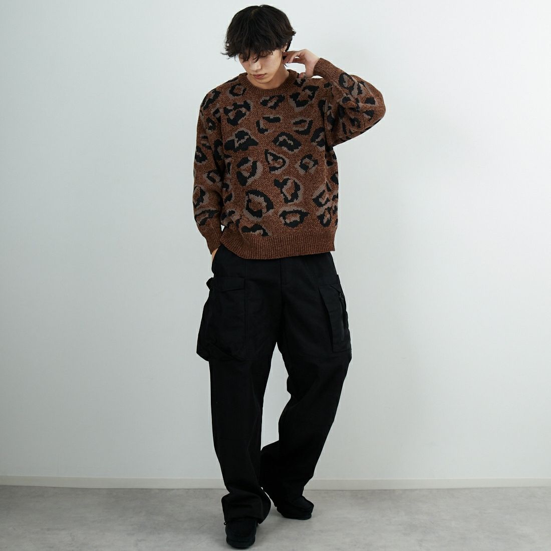 SLICK [スリック] モールヤーン レオパードジャカード プルオーバーニット [5151056] 500 BROWN &&モデル身長：179cm 着用サイズ：1&&