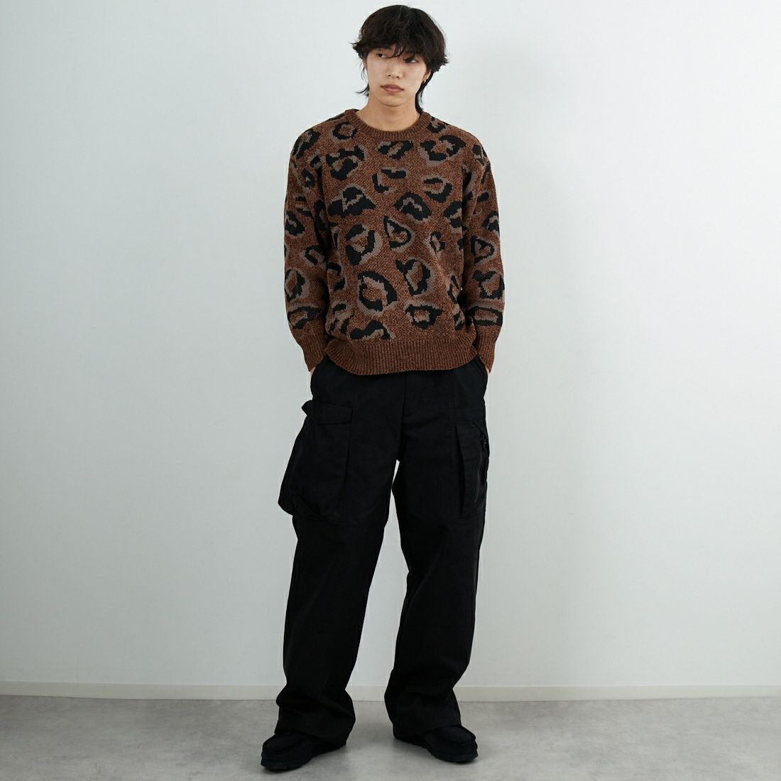 SLICK [スリック] モールヤーン レオパードジャカード プルオーバーニット [5151056] 500 BROWN &&モデル身長：179cm 着用サイズ：1&&